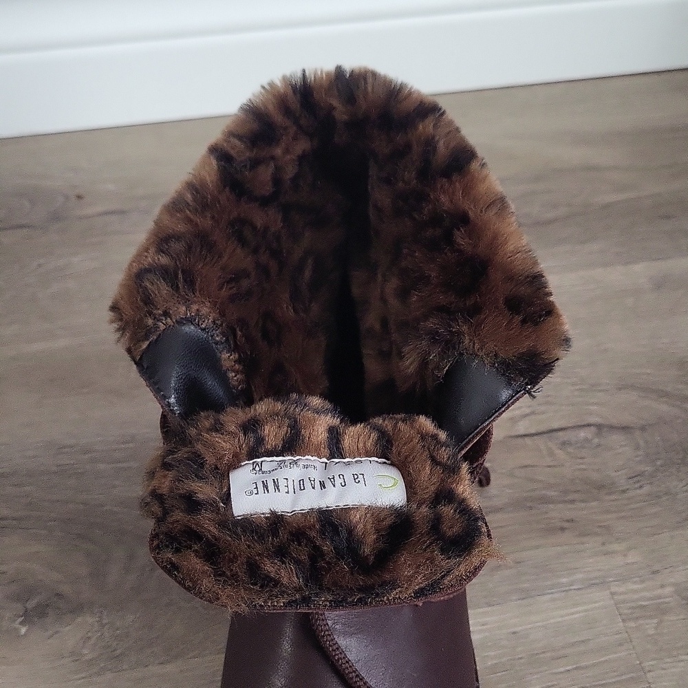 La Canadienne Brown Ankle Boot - Picture 5 of 16